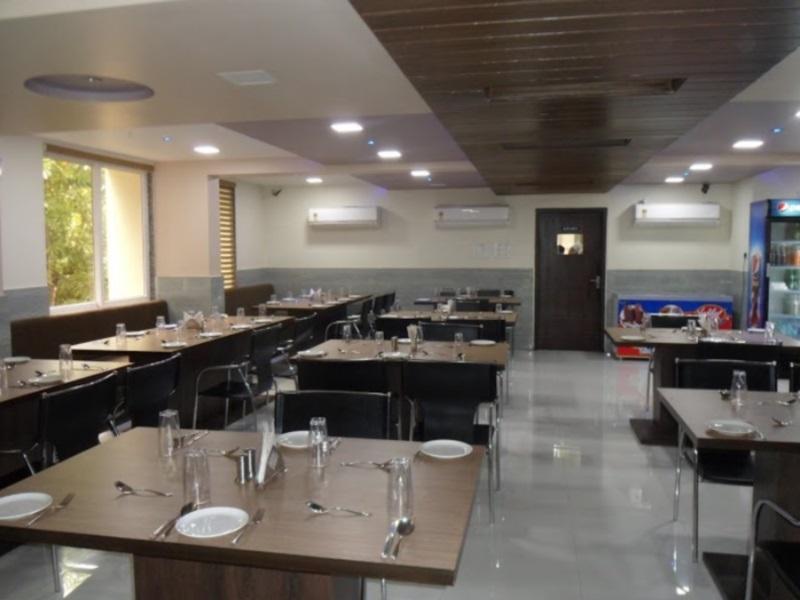 Fabhotel Kohinoor Plaza Ahmedabad Exterior photo